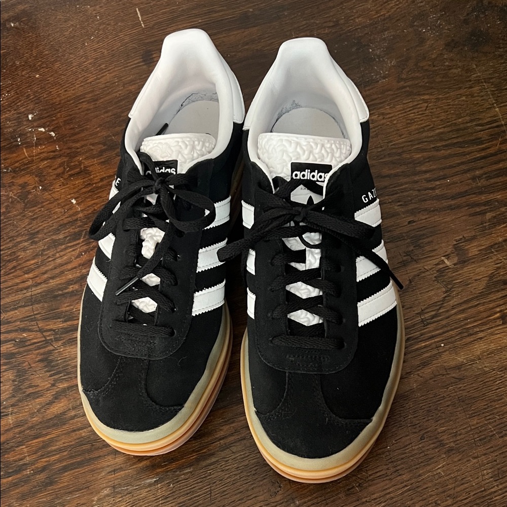 Adidas Gazelle Women's Black and White Sneakers - Picture 2 of 6